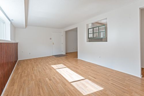 apt-2-1 Brookside Dr, Exeter, NH, 03833-1637 | Card Image