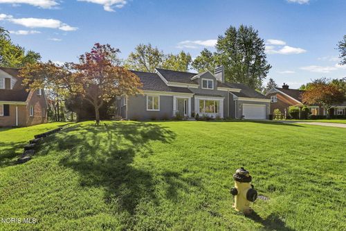 2128 Evergreen Rd, Ottawa Hills, OH, 43606-2543 | Card Image
