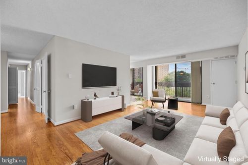 815-5300 Holmes Run Pkwy, ALEXANDRIA, VA, 22304-2879 | Card Image
