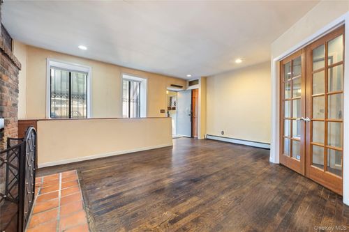 apt-1-117 W 82nd St, New York, NY, 10024-5570 | Card Image