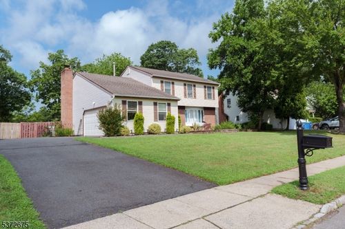 54 Pinecrest Rd, Somerset, NJ, 08873-1665 | Card Image