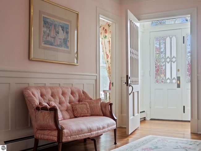 431 Michigan Ave, House other with 10 bedrooms, 7 bathrooms and null parking in Charlevoix MI | Image 6