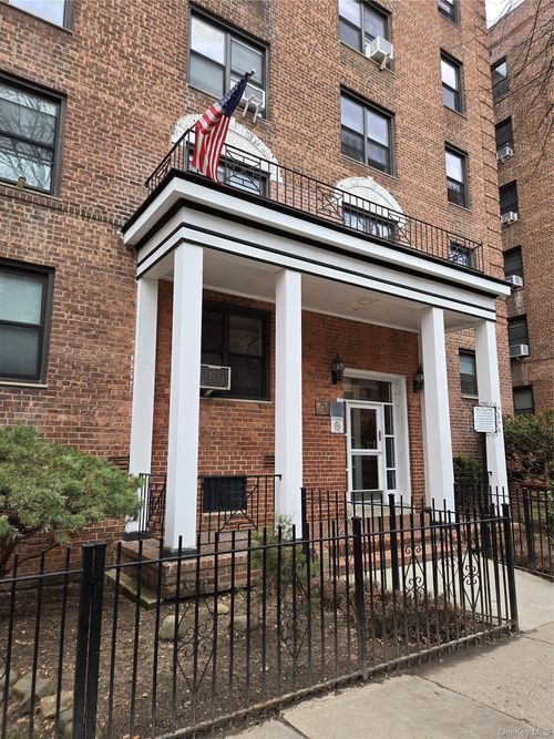 6k-8709 34th Ave, Jackson Heights, NY, 11372-3364 | Card Image