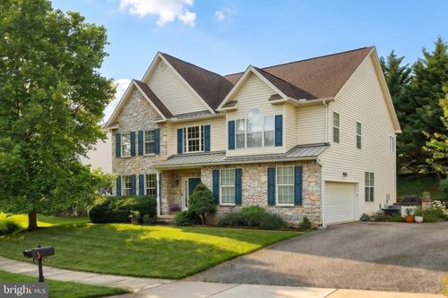 1243 Winding Oak Dr, YORK, PA, 17403-9595 | Card Image
