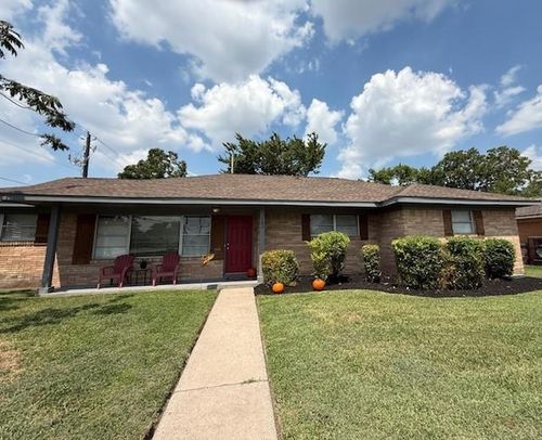 103 E Janisch Rd, Houston, TX, 77022-2405 | Card Image