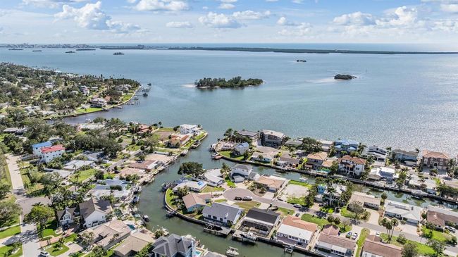 2127 Lagoon Dr, House other with 3 bedrooms, 2 bathrooms and null parking in DUNEDIN FL | Image 29