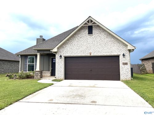 146 Elledge Farm Dr, Hazel Green, AL, 35750-7939 | Card Image