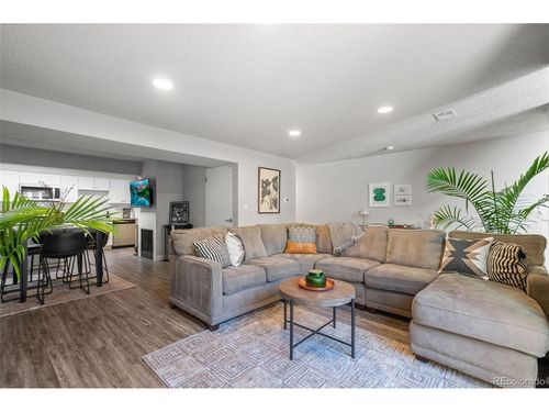 2895 S Locust St, Denver, CO, 80222-7114 | Card Image