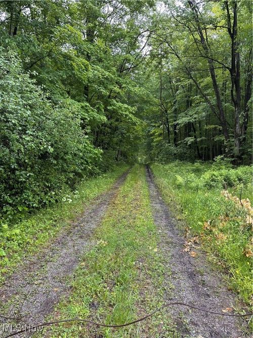 9161 Robinson Road, Chardon, OH, 44024 | Card Image