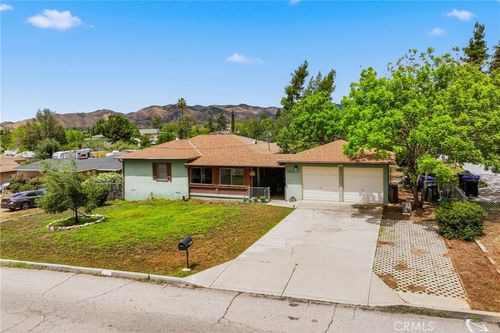 34968 Avenue E, Yucaipa, CA, 92399-4604 | Card Image