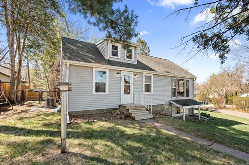 303 Sargent Rd, Willernie, MN, 55090-4801 | Card Image