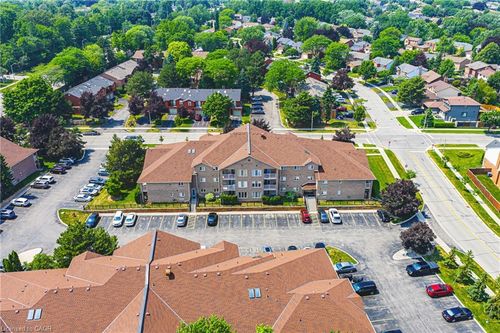 3050 Pinemeadow Dr, Burlington, ON, L7M3X5 | Card Image
