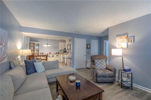 12623 W 110th Ter, Overland Park, KS, 66210-1275 | Card Image