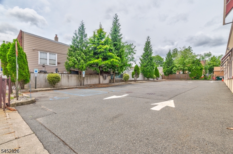Commercial Lease in Belleville Twp. 5