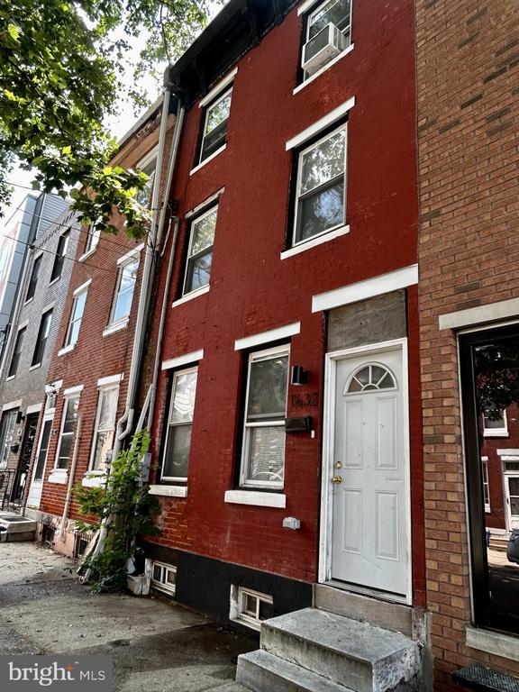3rd St, Philadelphia, PA 19122