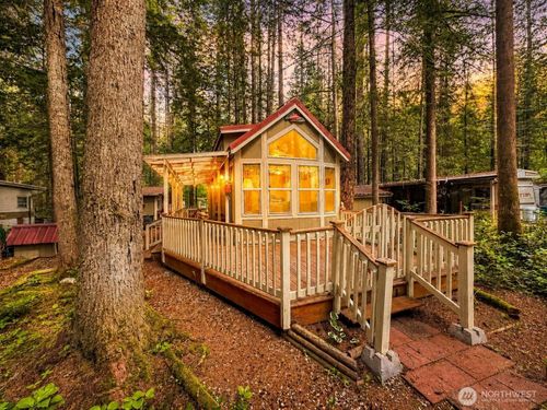 86 3 Sunset Cir, Deming, WA, 98244 | Card Image