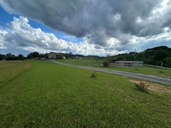 3950 Boyd Rd, House other with 2 bedrooms, 2 bathrooms and null parking in Draper VA | Image 49