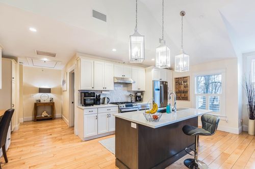 2c-1 Franklin St, Exeter, NH, 03833-2814 | Card Image
