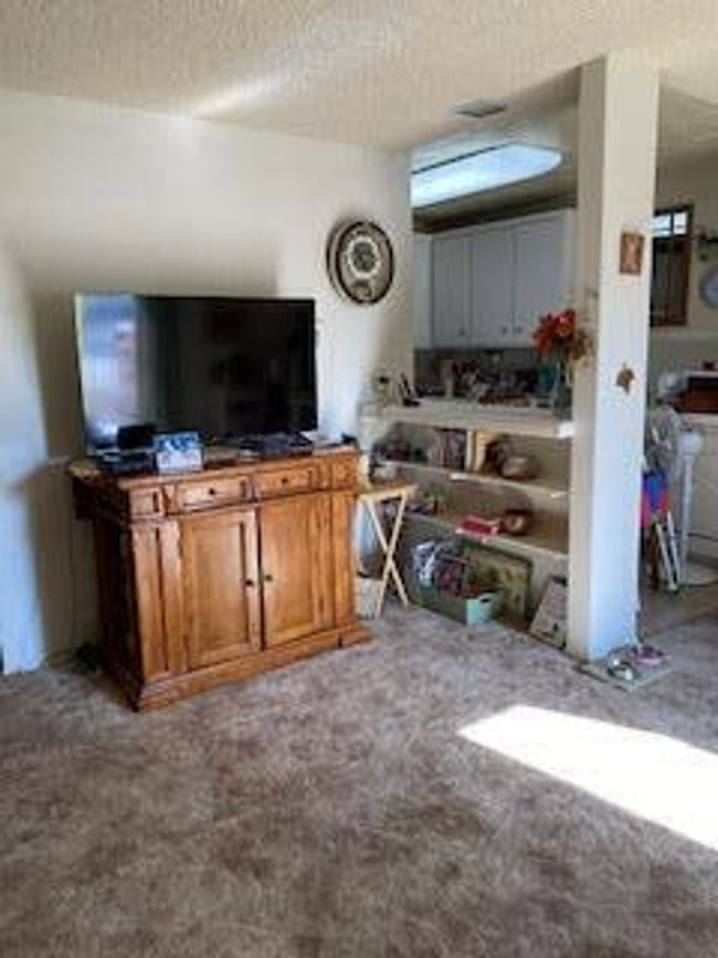 Open Space off the kitchen | Image 5