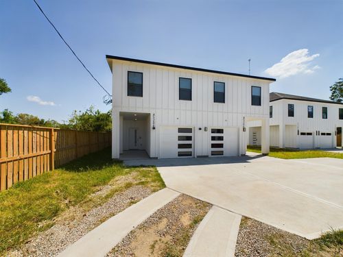 a-5206 Gold St, Houston, TX, 77026-2422 | Card Image