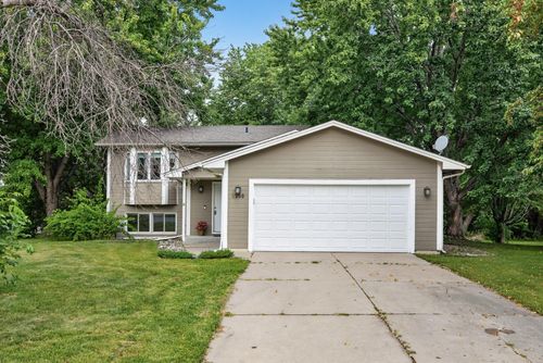 2250 Van Sloun Rd, Chaska, MN, 55318-2823 | Card Image