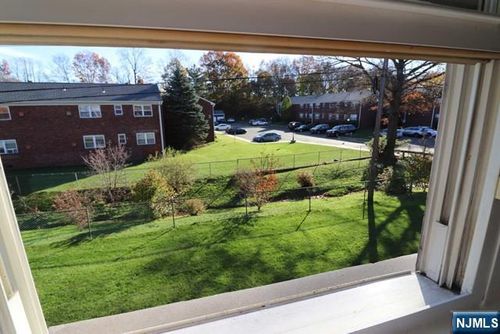 22 Regency Park, Ramsey, NJ, 07446 | Card Image