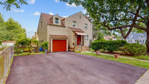 166 Catherine St, Hartford, CT, 06106-3524 | Card Image