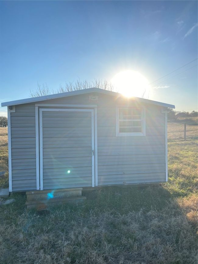 View of garage | Image 9