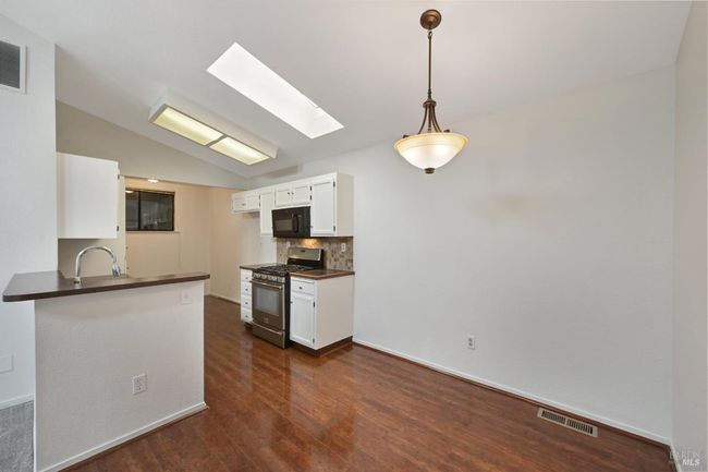 1085 Stanislaus Way, House other with 3 bedrooms, 2 bathrooms and 2 parking in Santa Rosa CA | Image 4
