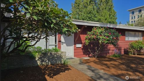 1815 116th Ave Ne, Bellevue, WA, 98004-3021 | Card Image