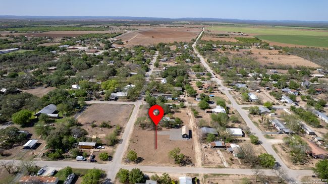 808 Austin St, Home with 0 bedrooms, 0 bathrooms and null parking in Sabinal TX | Image 17