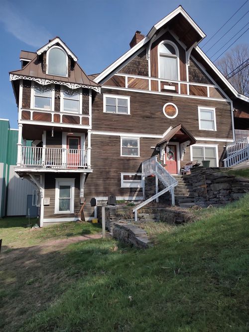 6 Park St, Randolph, VT, 05060-1021 | Card Image