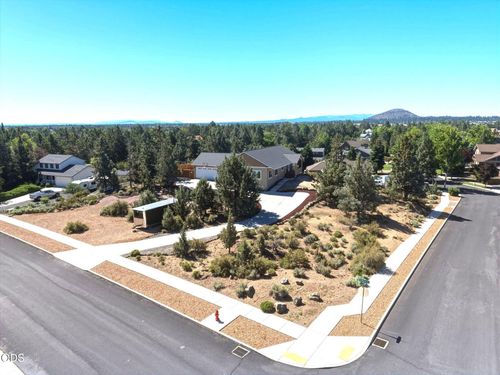 20825 Rorick Drive, Bend, OR, 97701 | Card Image