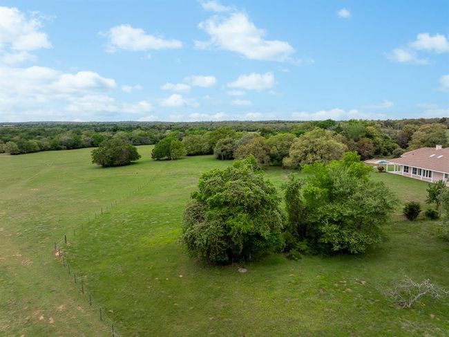 10565 N Highway 77, House other with 3 bedrooms, 3 bathrooms and 4 parking in Lexington TX | Image 36