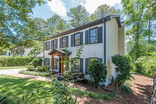 2911 Bentwood Dr, Marietta, GA, 30062-4608 | Card Image