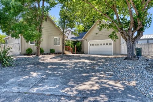 215 Silver Ct, Lakeport, CA, 95453-6233 | Card Image