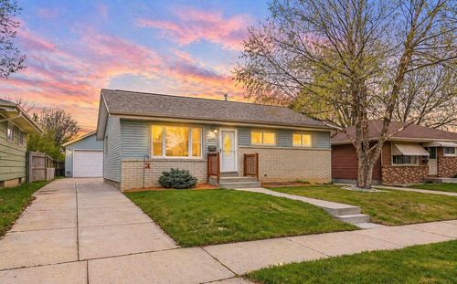 6717 S 18th Street, Milwaukee, WI, 53221 | Card Image