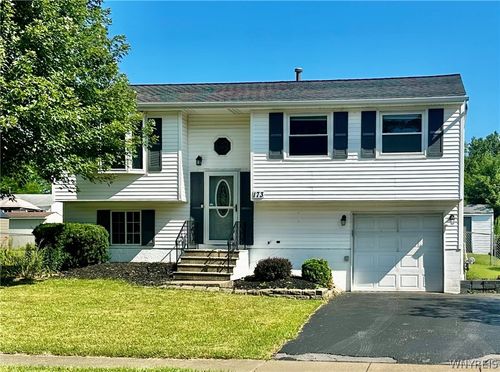 173 Oakhill Dr, Hamburg, NY, 14075-4622 | Card Image