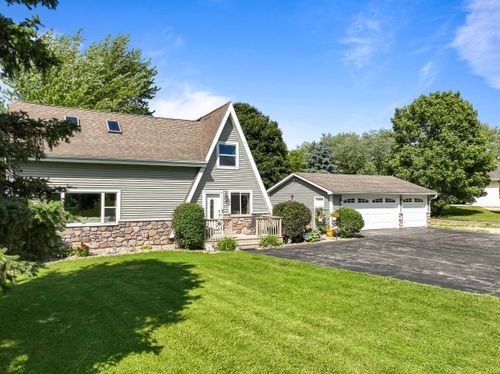 W6093 Mariner Hills Trl, Elkhorn, WI, 53121-2544 | Card Image