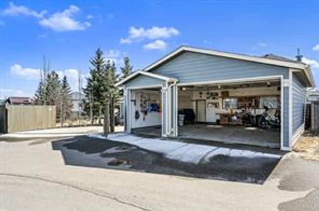 218 Taradale Dr Ne, House detached with 4 bedrooms, 3 bathrooms and 5 parking in Calgary AB | Image 4