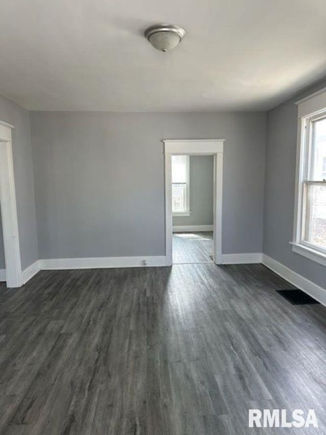 1321 W 13 Th St, House other with 4 bedrooms, 1 bathrooms and null parking in Davenport IA | Image 4
