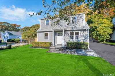 5 Rushmore Street, House other with 3 bedrooms, 2 bathrooms and null parking in Huntington Station NY | Image 2