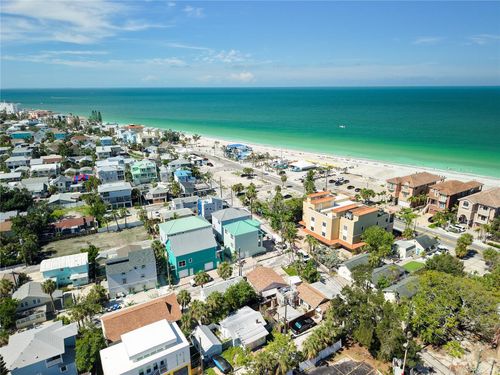 100 94th Ave, TREASURE ISLAND, FL, 33706-3324 | Card Image