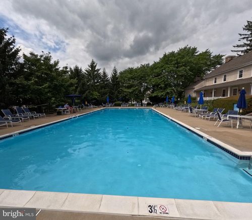 957 Pinehurst Dr, CHESTER SPRINGS, PA, 19425-3661 | Card Image