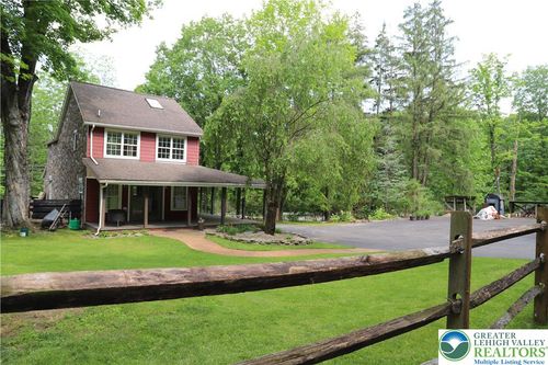 118 Burgoon Rd, East Stroudsburg, PA, 18301-9175 | Card Image