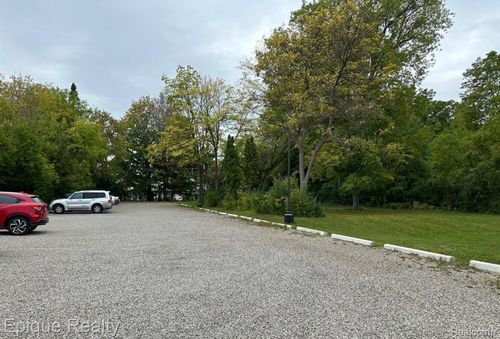4086 Davison Rd, Burton, MI, 48509-1457 | Card Image