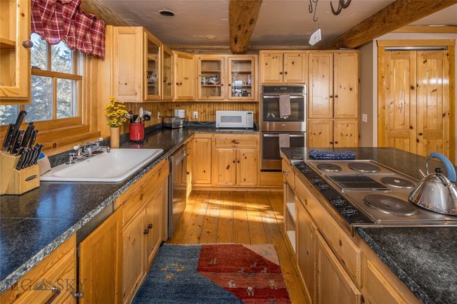 49824 Gallatin Rd, House other with 5 bedrooms, 3 bathrooms and null parking in Gallatin Gateway MT | Image 18