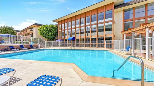 230-5585 E Pacific Coast Hwy, Long Beach, CA, 90806-6202 | Card Image