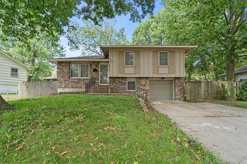 8818 James A Reed Rd, Kansas City, MO, 64138-4460 | Card Image
