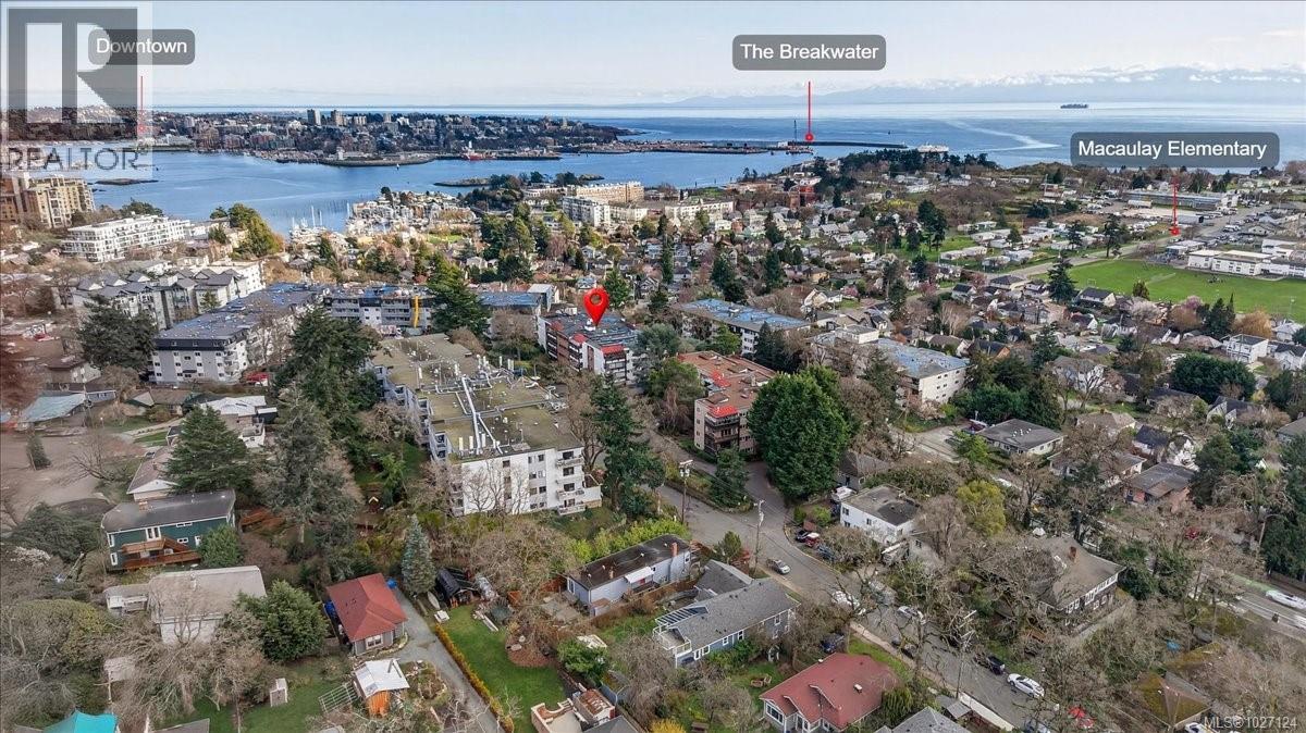 Residential in Esquimalt 3